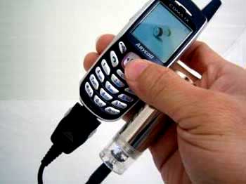 Loại sạc Emergency cho điện thoại di động. Ảnh: Tumpang.